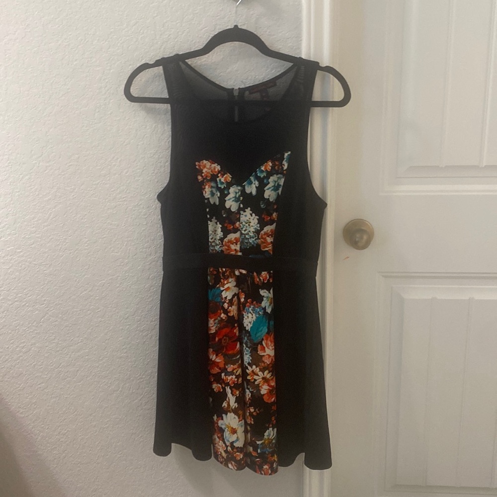 Women’s black/floral dress